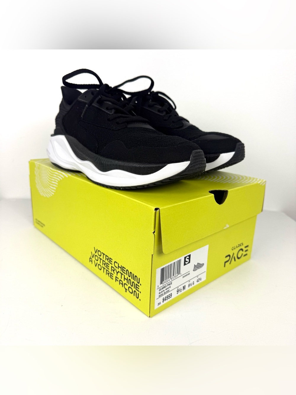Clarks Pace Walk Black White Sneakers Men’s Size 9.5